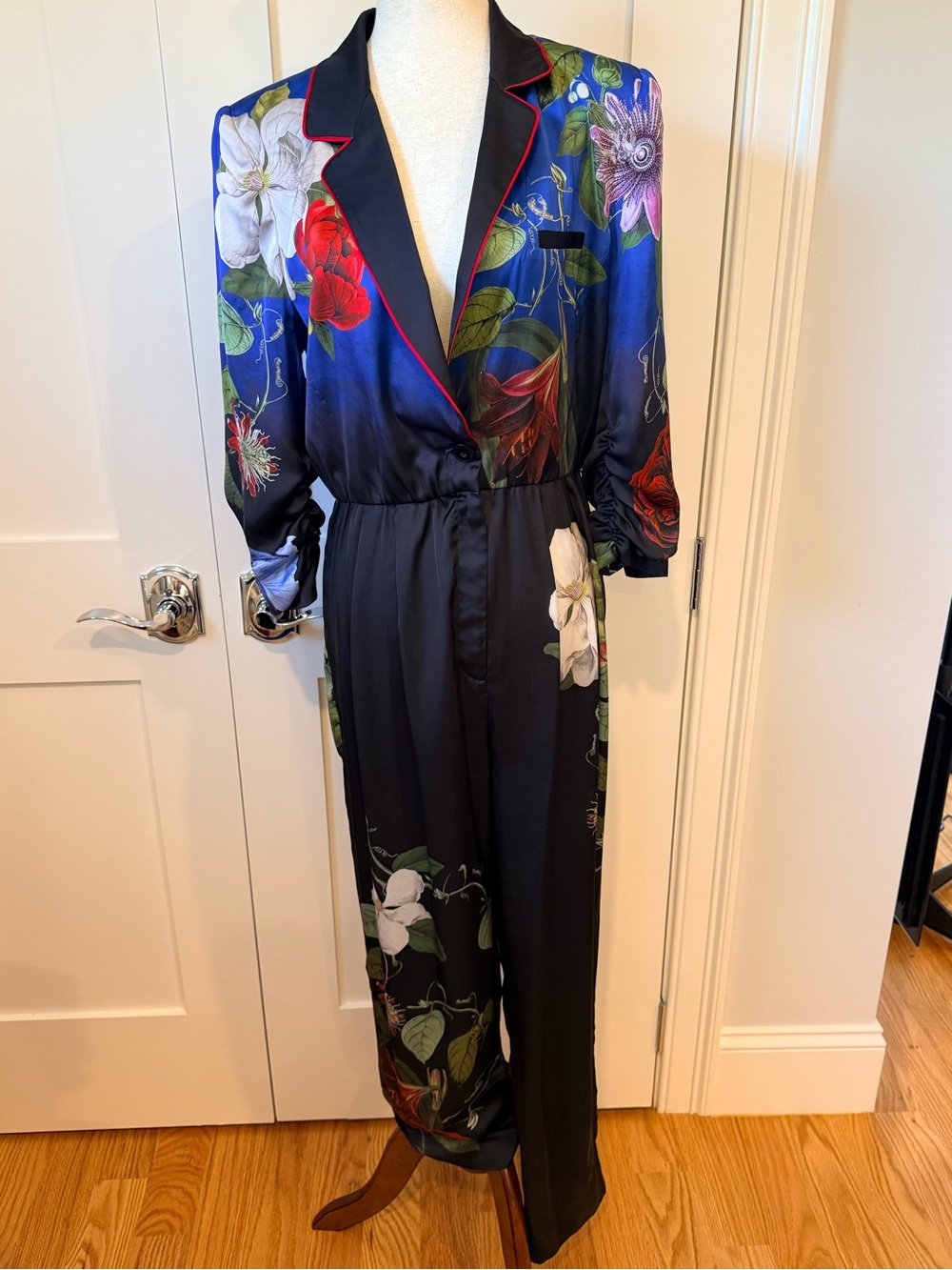 Alice + Olivia Louetta Black Floral Jumpsuit with Blue Accents - Picture 6 of 16